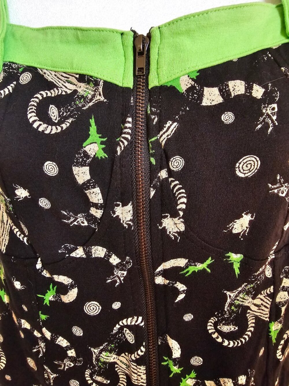 Hot Topic Beetlejuice Sandworm Corset Tank Top L - Picture 11 of 11